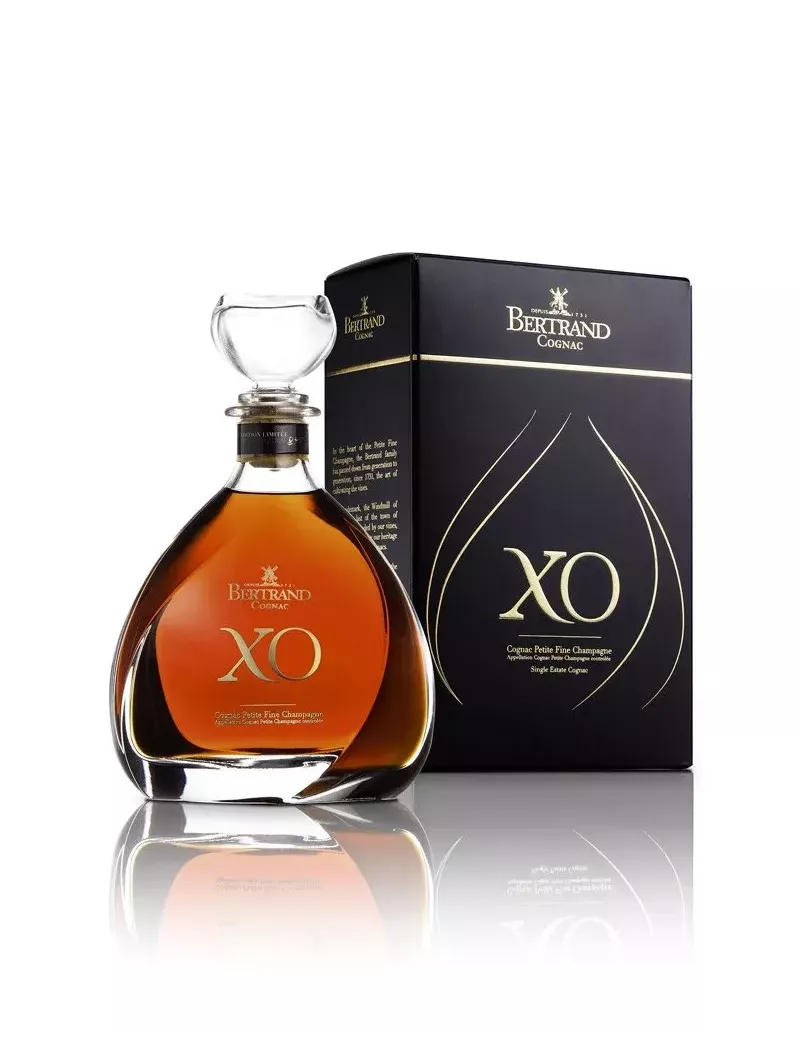 Cognac Bertrand XO Carafe 35 ans d'âge 42% Cognac Bertrand XO Carafe 35 ans d'âge 42%